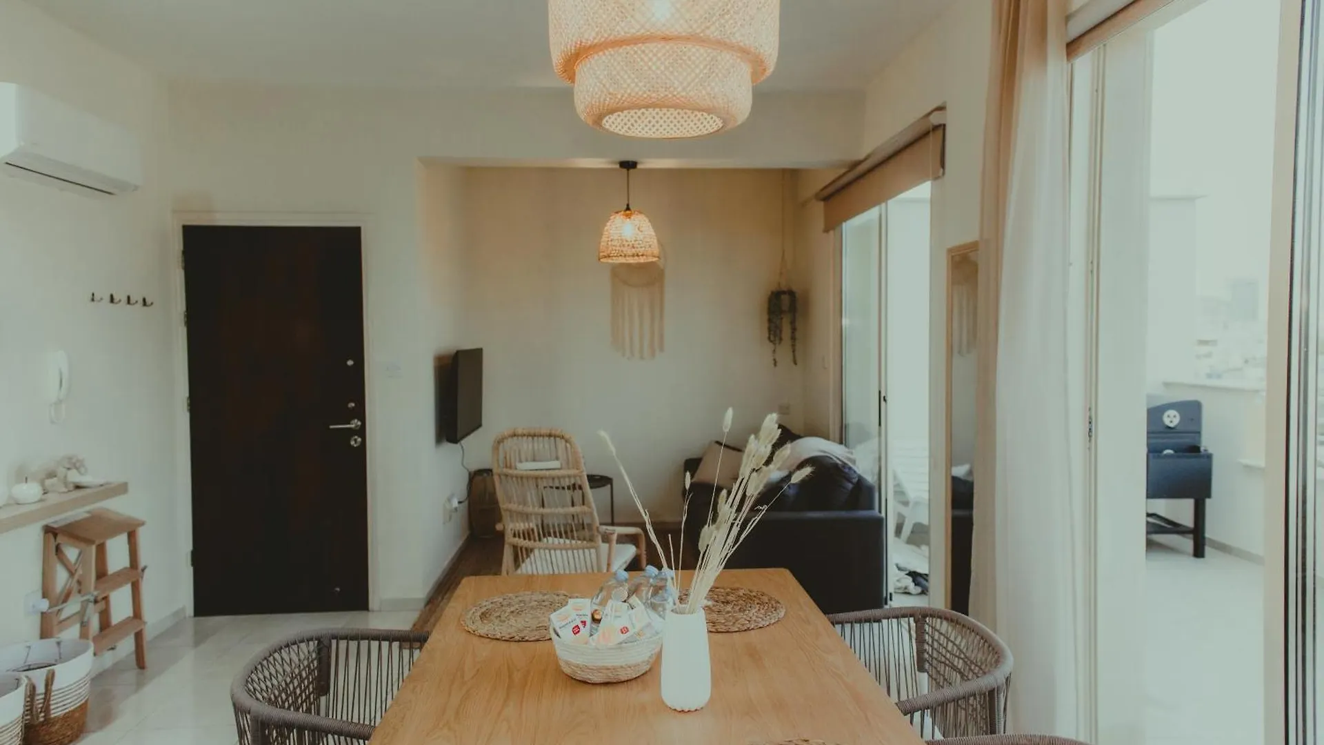 Palm View Residence With Private Rooftop Larnaca Cyprus